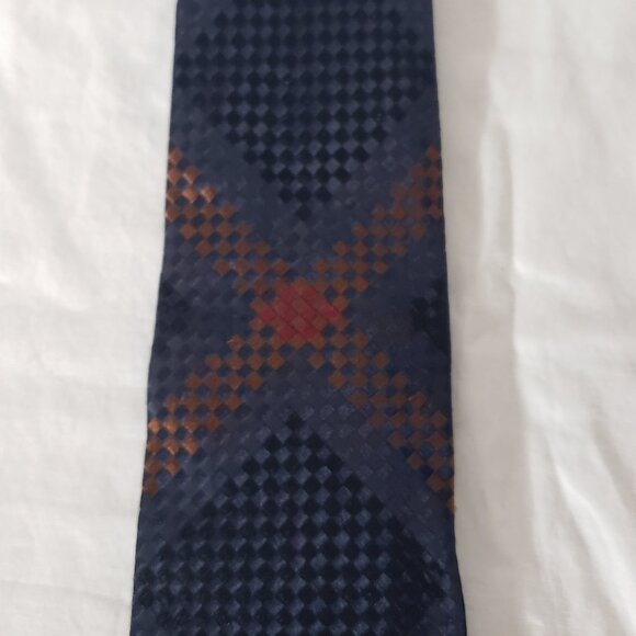 GUCCI Made in Italy 100% Silk Necktie - Black Brown Red Square - 3 3/4" x 58" - Picture 10 of 10
